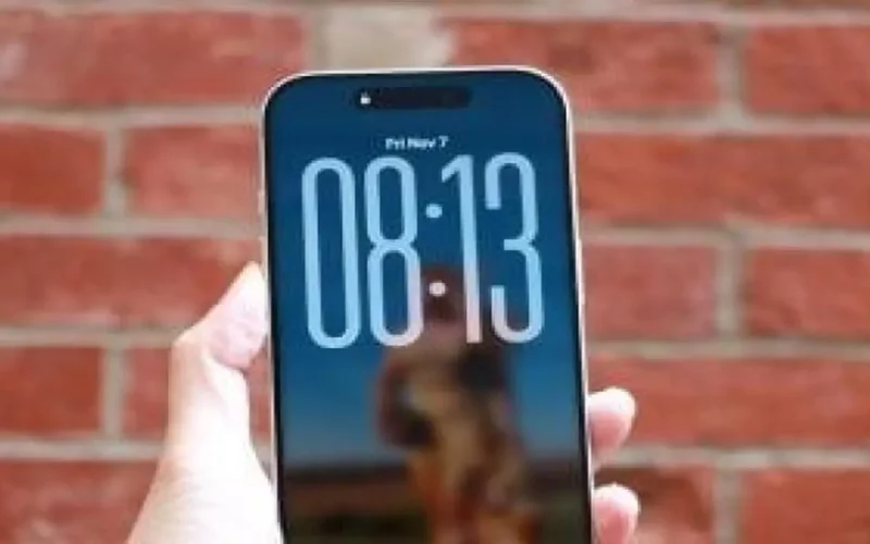 5 تقنيات متوقعة في شاشة آيفون وماك M5 القادم